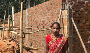 मिट्टी की झोपड़ी से पक्के घर तक : सन्ना गांव की महंती बेक की कहानी