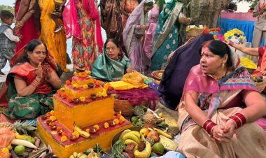 नरैया तालाब में 40 वर्षों से हो रही है छठ पूजा, आज छठ व्रतियों ने डूबते सूर्य को दिया अर्घ्य