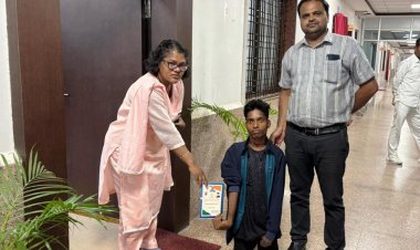 जनदर्शन में दिव्यांग मलसाय नेताम को तत्काल मिला राशन कार्ड