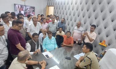 अग्रवाल समाज ने किया थाना घेराव, सौंपा ज्ञापन