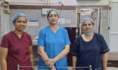 सिम्स बिलासपुर में दोनों पैरों में पोलियो और रीढ़ में विकृति से पीड़ित महिला की सफल सर्जरी