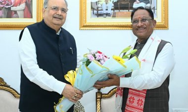 मुख्यमंत्री  विष्णु देव साय को विधानसभा अध्यक्ष डॉ. रमन सिंह ने नवीन विधानसभा भवन के लोकार्पण समारोह में शामिल होने का दिया आमंत्रण