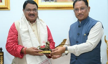 मुख्यमंत्री साय से केंद्रीय जनजातीय कार्य मंत्री जुएल ओराम ने की सौजन्य मुलाकात