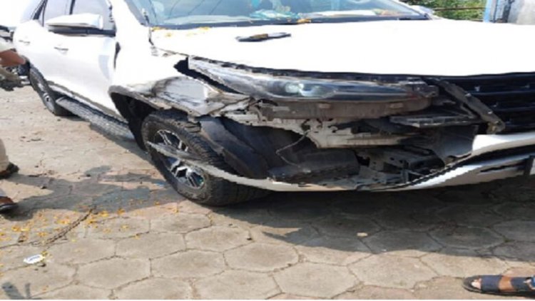 जन्मदिन पर बाल-बाल बचे स्वास्थ्य मंत्री श्याम बिहारी जायसवाल, ट्रक से टकराई कार