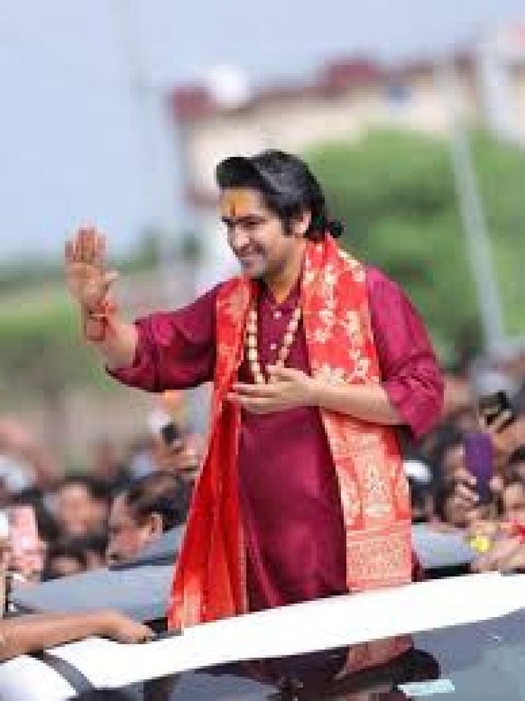 भारत माता चौक में हुआ भव्य स्वागत, शुक्रवारी बाजार में व्यापारियों ने किया पुष्प वर्षा कर स्वागत