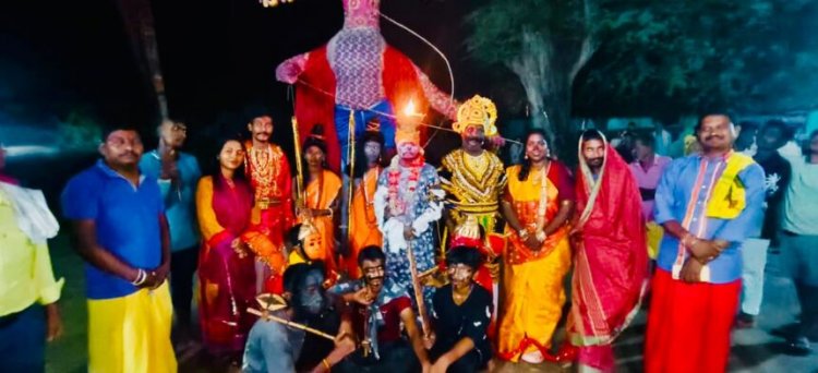 जहां कभी गूंजती थी बंदूकों की आवाज़, अब सुनाई देती है ढोल-नगाड़ों और आरती की गूँज, रामलीला के साथ पहली बार हुआ रास गरबा का भव्य आयोजन