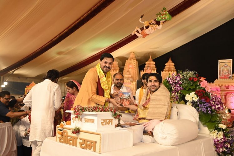 अनुज शर्मा व राधेश्याम के भजनों का आंनद लिया श्रद्धालुओं ने