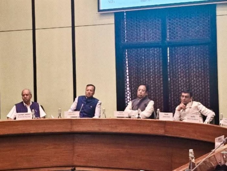 शिक्षा राष्ट्र के भविष्य की नींव: बृजमोहन अग्रवाल