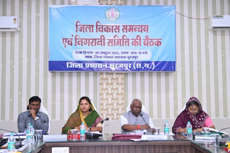 जनसेवा ही हमारा संकल्प - मंत्री श्रीमती लक्ष्मी राजवाड़े ने जनदर्शन में सुनी जनता की समस्याएँ, त्वरित निराकरण के दिए निर्देश