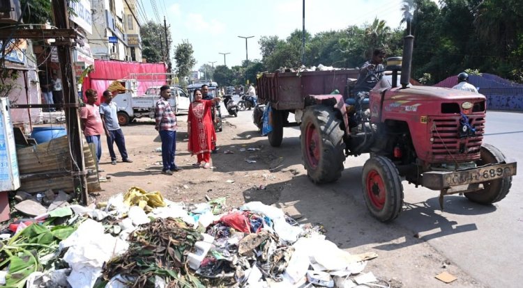 गंदगी देखकर नाराज हुई महापौर मीनल चौबे
