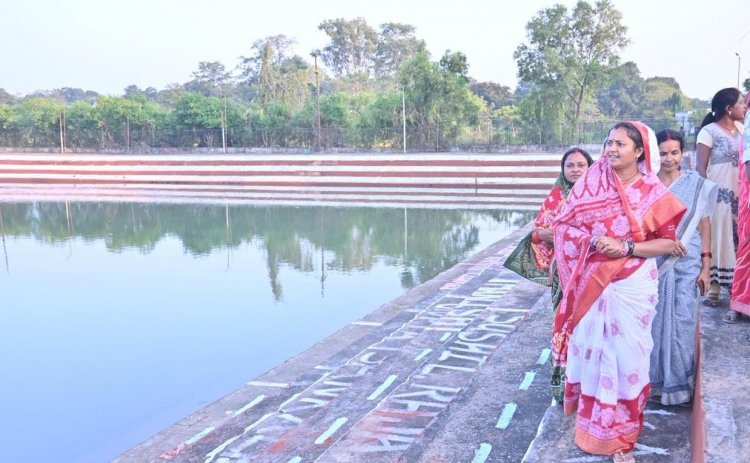 छठ पर्व की तैयारी का लिया जायजा – मंत्री श्रीमती लक्ष्मी राजवाड़े ने किया भटगांव छठ घाट का निरीक्षण