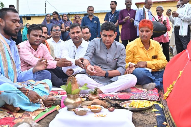 ग्रामीणों का जीवन स्तर ऊंचा होने से ही बनेगा विकसित छत्तीसगढ़-मंत्री  टंक राम वर्मा