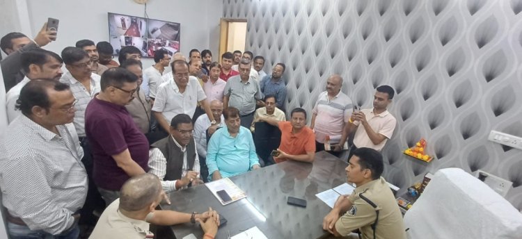 क्रांति सेना के अमित बघेल द्वारा महाराजा अग्रसेन जी, भगवान झूलेलाल जी, डॉ. श्यामा प्रसाद मुखर्जी और पंडित दीनदयाल उपाध्याय के प्रति अभद्र भाषा का उपयोग