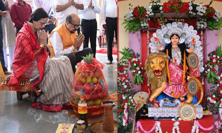 राज्यपाल श्री डेका ने महाकालीबाड़ी विश्वनाथ मंदिर में सपत्निक की पूजा-अर्चना