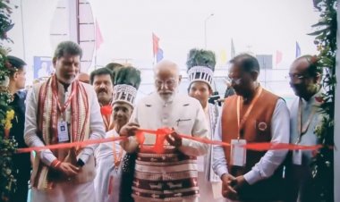प्रधानमंत्री  नरेंद्र मोदी  नेछत्तीसगढ़ राज्य स्थापना दिवस एवं छत्तीसगढ़ रजत महोत्सव का शुभारंभ किया
