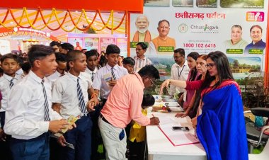 छत्तीसगढ़ के रजत जयंती राज्योत्सव में पर्यटन, संस्कृति एवं धर्मस्व विभाग का स्टॉल बना आकर्षण का केन्द्र, उमड़ी दर्शकों की भीड़