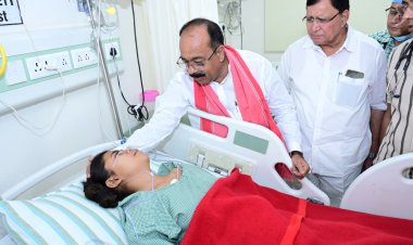 उप मुख्यमंत्री  अरुण साव रेल हादसे में घायल लोगों से मिले