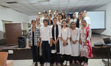 गुरुकुल महिला महाविद्यालय में कम्प्यूटर विभाग का पावरप्वाइंट प्रेजेंटेशन