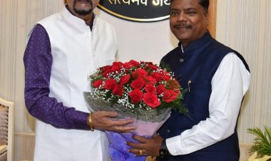 राज्यपाल श्री डेका से वन मंत्री  केदार कश्यप ने की सौजन्य भेंट