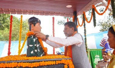 भाजपा प्रदेश अध्यक्ष देव ने शहीद देवेन्द्र कुमार सेठिया की प्रतिमा का अनावरण किया