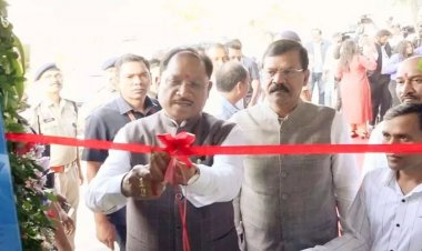 सीएम साय का दो दिवसीय गुजरात दौरा: नए शासकीय हैंगर का किया लोकार्पण, कई कार्यक्रमों में करेंगे शिरकत