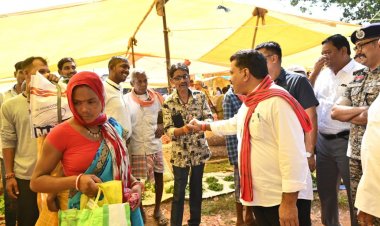 उपमुख्यमंत्री  विजय शर्मा पहुंचे गीदम के साप्ताहिक बाजार