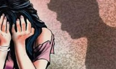 रिटायर्ड अफसर की काली करतूत, युवती से दोस्ती कर मिटाई हवस, फिर न्यूड फोटो-वीडियो बनाकर किया ब्लैकमेल