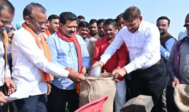 उपमुख्यमंत्री  विजय शर्मा ने महराजपुर से धान खरीदी का किया शुभारंभ