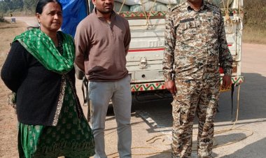 राजस्व टीम ने साईंटागर बैरियर के पास 60 बोरी अवैध धान परिवहन करते किया जब्त