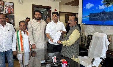 उपमुख्यमंत्री अरुण साव को सौंपा ज्ञापन-एनआईटी चौपाटी में प्रशासनिक अधिकारियों की लापरवाही, राजनीतिक दबाव में की जा रही अमानवीय कार्यवाही के विरुद्ध शिकायत।