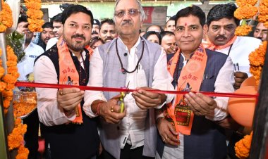 जनसेवा और आस्था का संगम: बृजमोहन अग्रवाल ने ‘राम लला दर्शन योजना’ के 17वें दल को दिखाया हरी झंडी