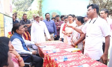  वनमंत्री केदार कश्यप ने ग्रामीणों को किया जागरूक