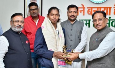 सीएम साय ने महिला कबड्डी विश्व कप की स्टार खिलाड़ी संजू देवी को दी बधाई, कहा- पेश की महिला सशक्तिकरण की नई मिसाल