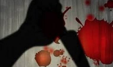 मेडिकल स्टोर के अंदर चाकूबाजी, बदमाश ने युवक को बेरहमी से मारा चाकू…