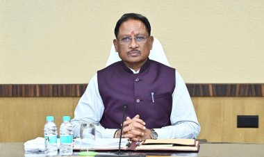 बस्तर में शांति और विकास की नई दिशा : 65 लाख के इनामी 10 माओवादी आत्मसमर्पण कर मुख्यधारा में लौटे