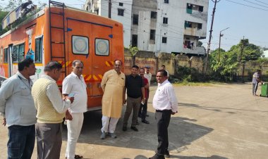 सभापति ने दिए सीवरेज लाईन    चेम्बरों के टूटे हुए ढक्कनों को तत्काल सुधरवाने के निर्देश