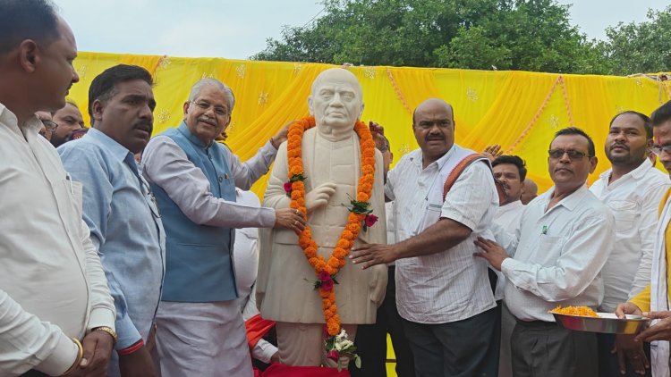 लौह पुरुष सरदार वल्लभ भाई पटेल जी कि. 150 वी जयंती पर प्रतिमा अनावरण समारोह में शामिल हुए पूर्व विधानसभा अध्यक्ष धरमलाल कौशिक