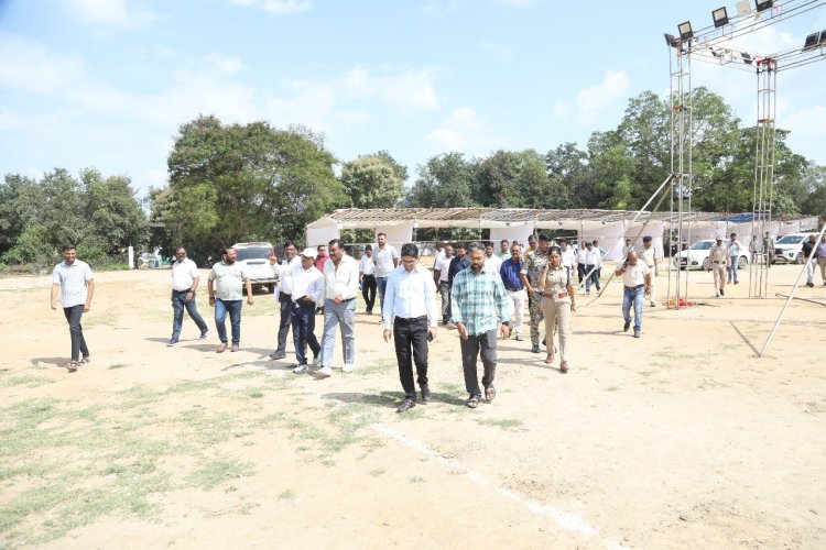 कलेक्टर ने किया राज्योत्सव तैयारियों का निरीक्षण