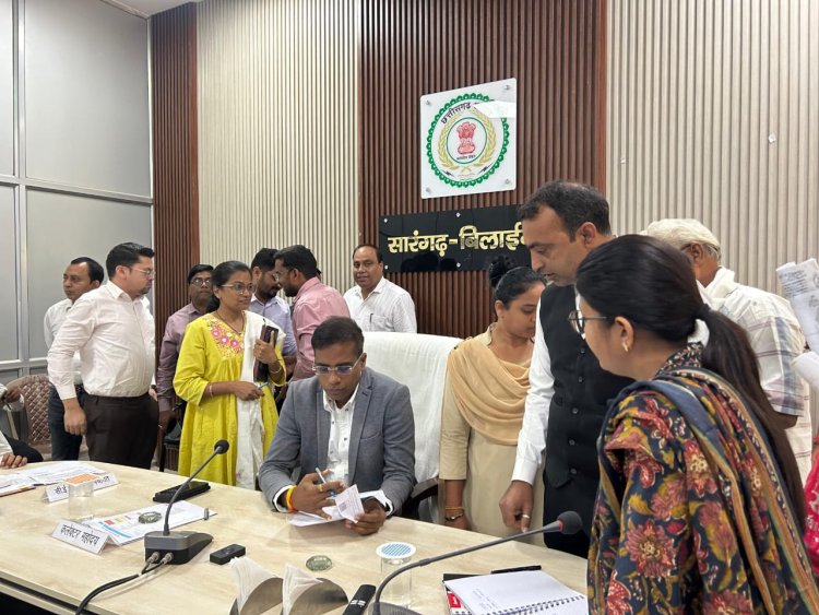 नगर के" नया तालाब"को अतिक्रमण मुक्त एवं प्रदूषण मुक्त कर उसका सौंदर्यीकरण को लेकर अधिवक्ता अनुरोध पटेल ने कलेक्टर से की मांग – तालाब को स्वच्छ एवं मनोरम रूप देने हेतु ज्ञापन सौंपा गया