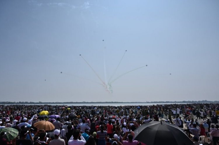 राज्योत्सव पर वायु सेना का रोमांचक एयर शो, सेंध जलाशय के ऊपर आसमां में गूंजा ‘जय जोहार’ और ‘छत्तीसगढ़िया सबले बढ़िया’