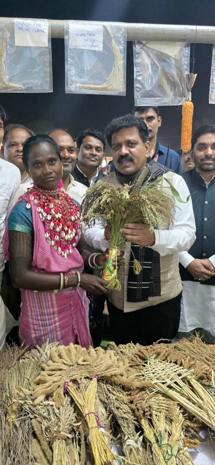 उपमुख्यमंत्री श्री शर्मा ने भारत की मिलेट्स क्वीन लहरी बाई बैगा को किया सम्मानित