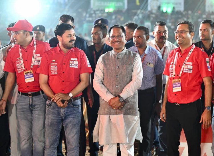 राष्ट्रीय सुपरक्रॉस बाइक रेसिंग चैंपियनशिप-2025 का रोमांच रायपुर में : मुख्यमंत्री  विष्णु देव साय ने बढ़ाया युवाओं का हौसला