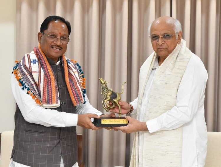 मुख्यमंत्रीविष्णु देव साय ने गांधीनगर में गुजरात के मुख्यमंत्री श्री भूपेंद्र पटेल से की सौजन्य भेंट