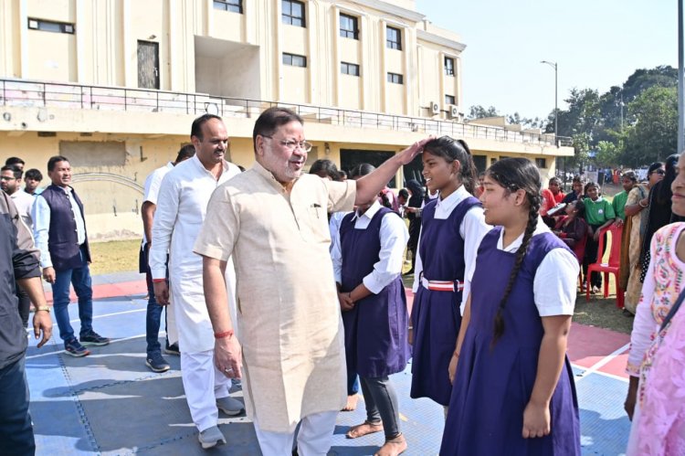 बच्चे खूब खेले और रायपुर सहित छत्तीसगढ़ का नाम पूरे देश में रौशन करे - दक्षिण विधायक सुनील सोनी