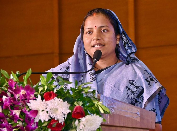 मंत्री लक्ष्मी राजवाड़े ने बच्चों को पारिवारिक वातावरण देने समाज से किया आह्वान