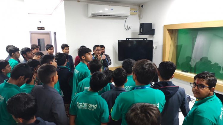 बीटीजीएस के कक्षा 8 के छात्रों ने पत्रकारिता विश्वविद्यालय में किया मीडिया जगत का अनुभव… 