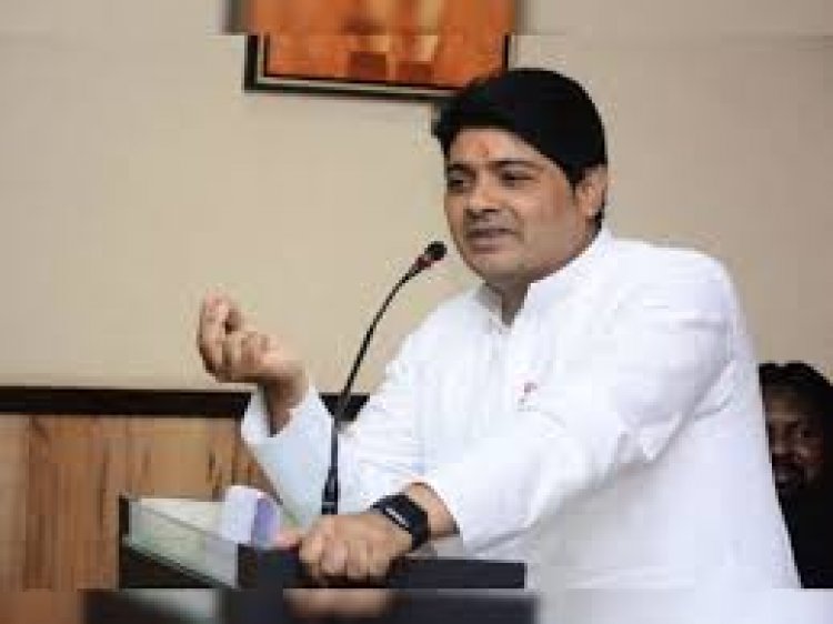 “जब चौपाटी का डिजाइन अफसरों ने पास किया था, तब अवैध नहीं लगा — अब विधायक की जिद पर सैकड़ों परिवारों की रोज़गार पर खतरा"