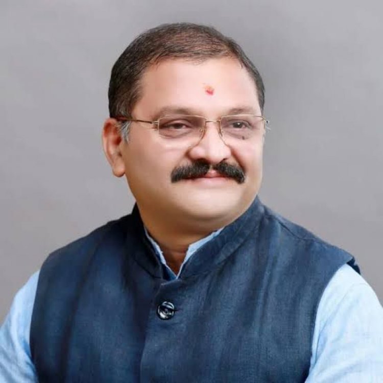 हिड़मा को लेकर उनके फूफा ही परेशान हैं : संतोष पाण्डेय