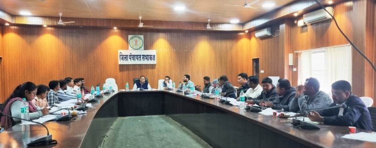 पीएम आवास योजना के कार्यों की हुई समीक्षा