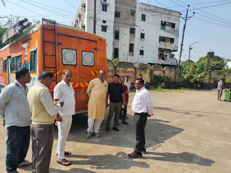 सभापति ने दिए सीवरेज लाईन    चेम्बरों के टूटे हुए ढक्कनों को तत्काल सुधरवाने के निर्देश